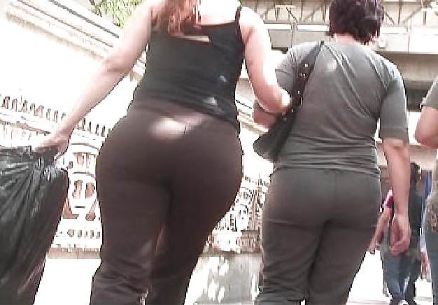 25P Candid, spandex, tihgt jeans, trouser asses
