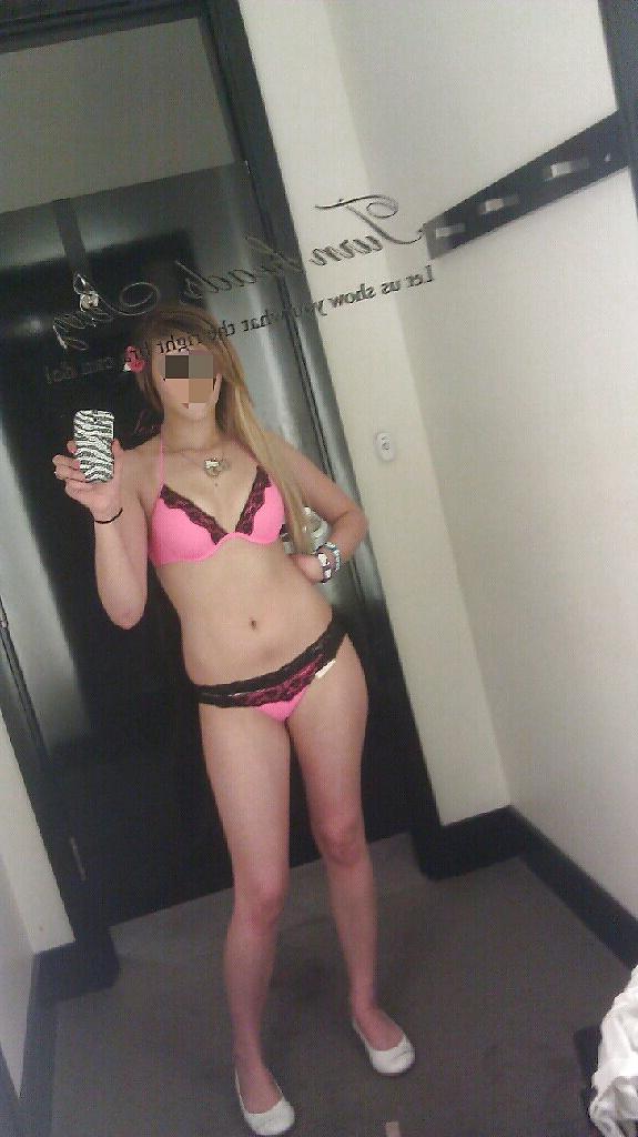 5P Wife Karen mirror selfshot
