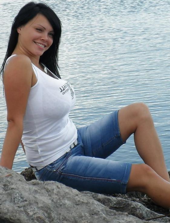 25P Curvy Beauties 88 Clothed Edition