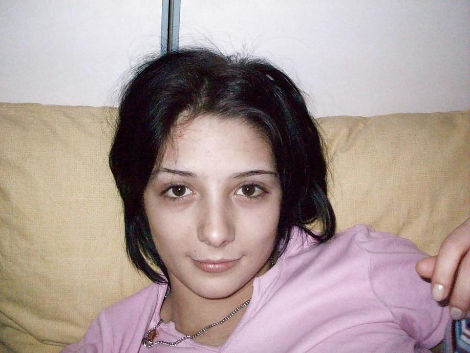 20P Dark haired amateur