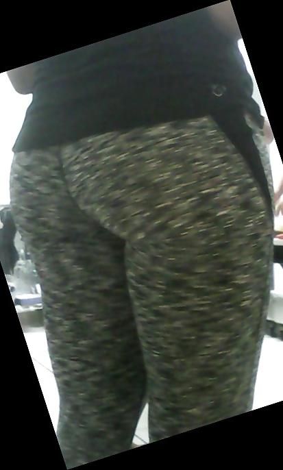 4P Thick ebony booty