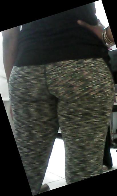 4P Thick ebony booty