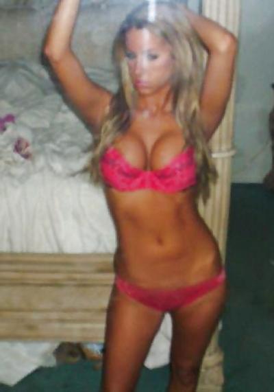 18P Big-tittied cheerleader hottie