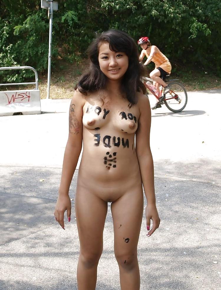14P Nudity outdoor