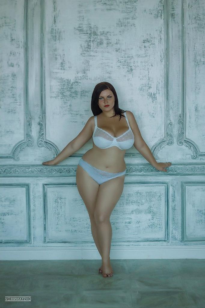 25P Thick girls