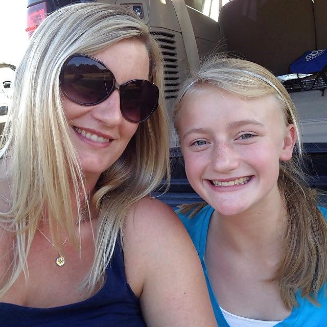 22P Thick Blonde Cheer Mom