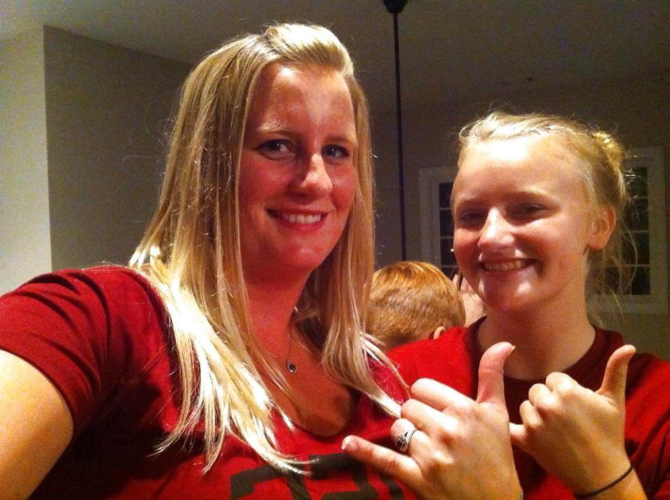 22P Thick Blonde Cheer Mom