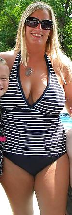 22P Thick Blonde Cheer Mom