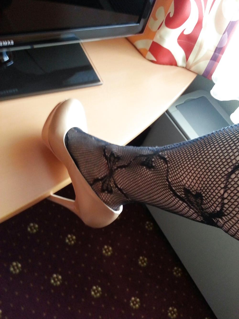 6P Me jerking in High-Heels Stockings and skirt