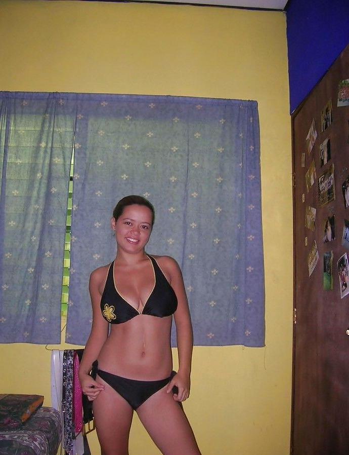 20P Curvy brunette