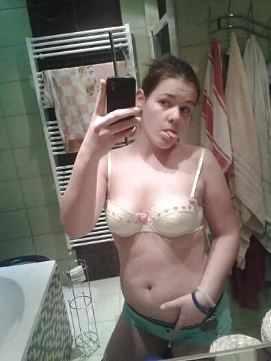 25P Bathroom selfshot