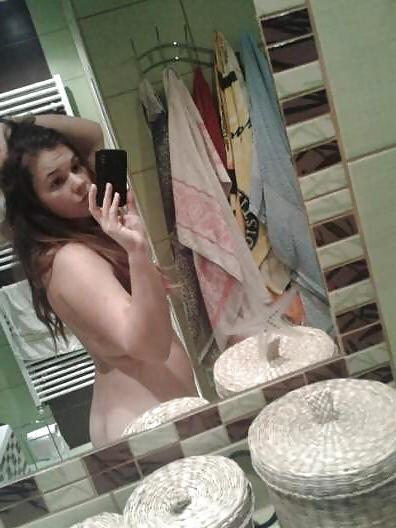 25P Bathroom selfshot