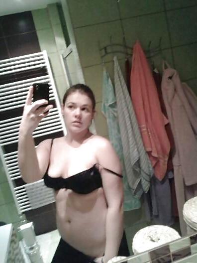 25P Bathroom selfshot