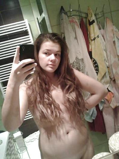 25P Bathroom selfshot
