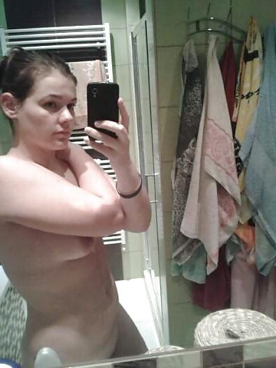 25P Bathroom selfshot