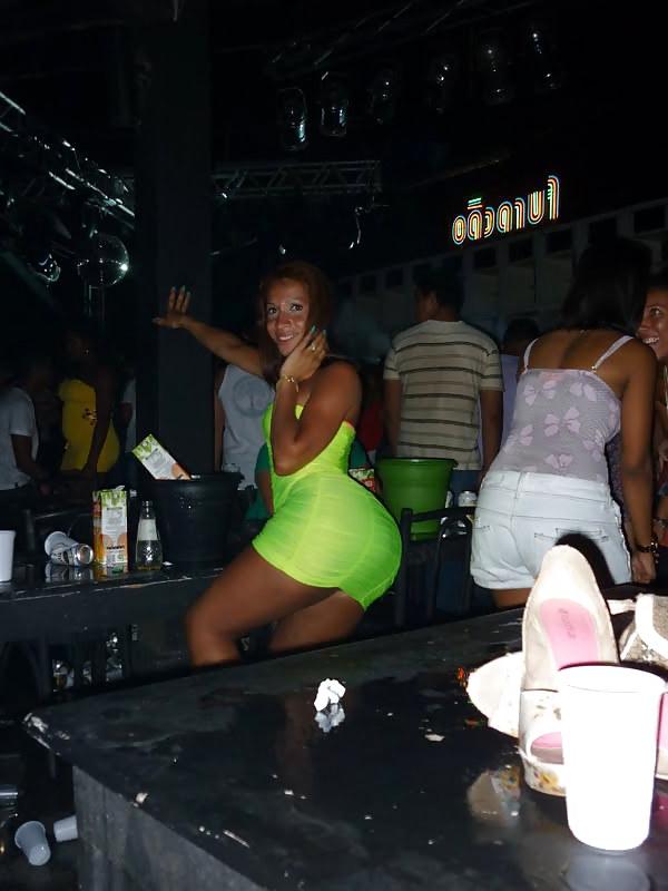 25P Brazilian Bitches NON NUDE