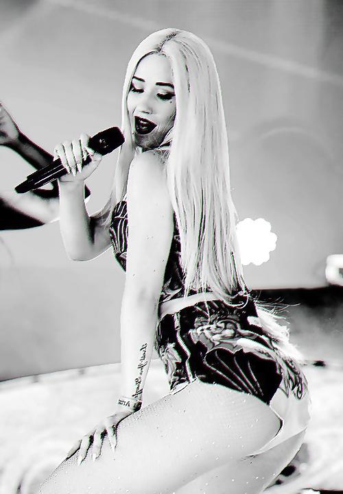 21P I hate her but cant stop jerking - iggy azalea