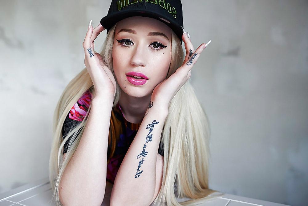 21P I hate her but cant stop jerking - iggy azalea