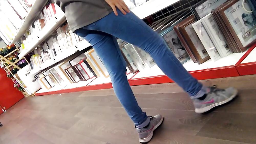 14P Jean's  butts       culs en jean's