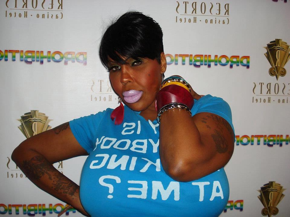 7P FAT ASSED TRANNY