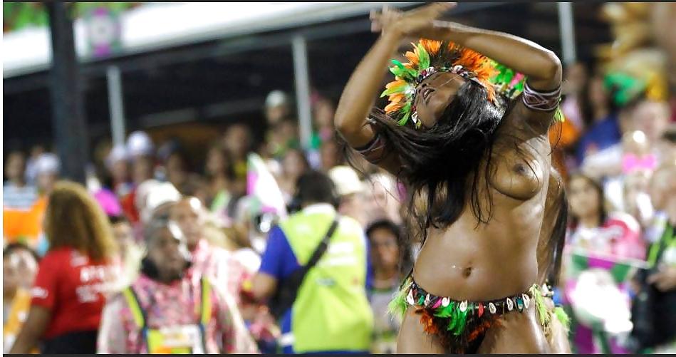 25P Brazilian Carnaval - Sexy Pics 