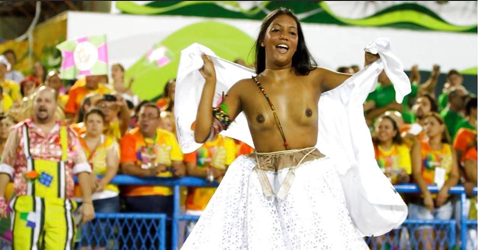 25P Brazilian Carnaval - Sexy Pics 