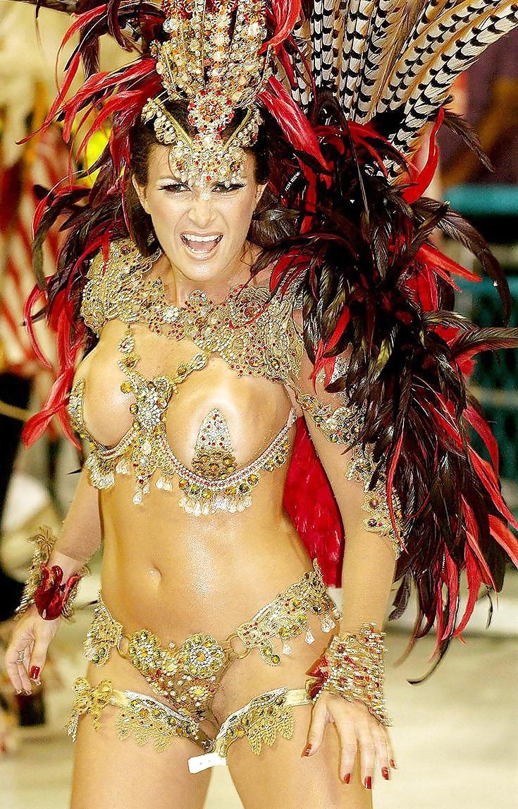 25P Brazilian Carnaval - Sexy Pics 