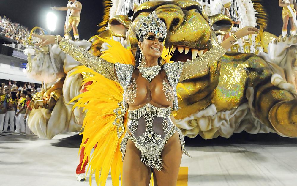 25P Brazilian Carnaval - Sexy Pics 