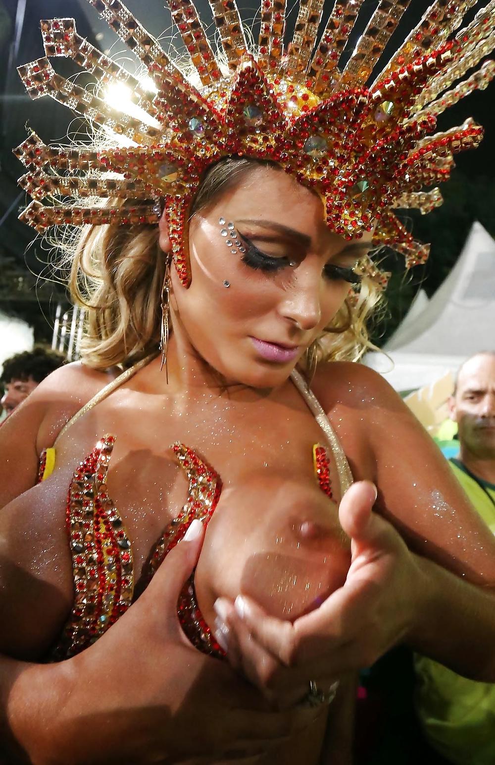 25P Brazilian Carnaval - Sexy Pics 