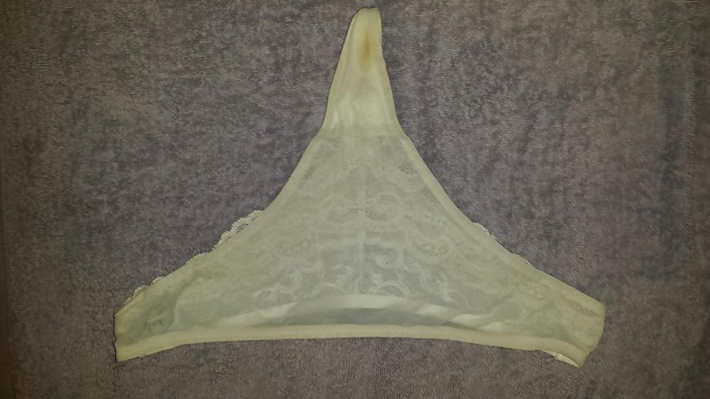 4P Nice lacey thong