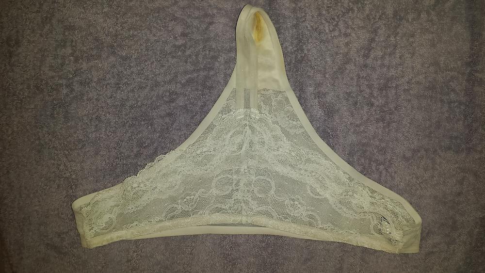 4P Nice lacey thong