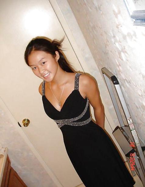 11P Chinese party girl nude