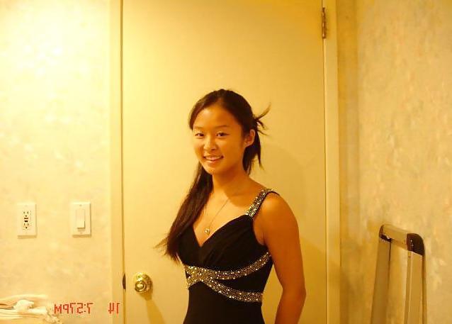 11P Chinese party girl nude