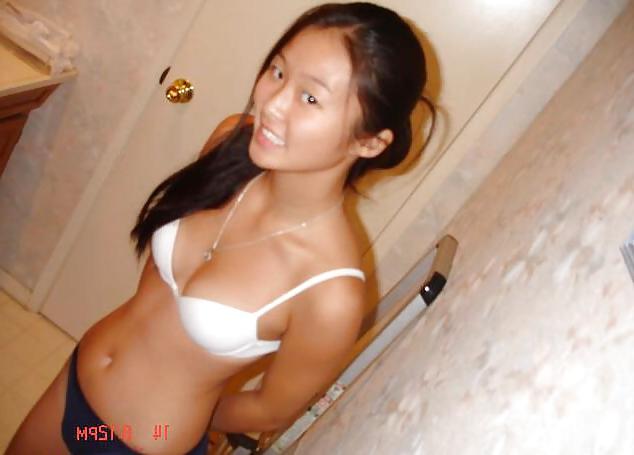 11P Chinese party girl nude