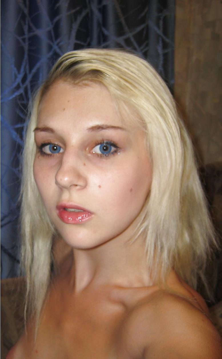 25P Mirror Girls 14: Sexy Teen Self Shots