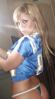 25P Huge tits blonde bimbo selfshots topless