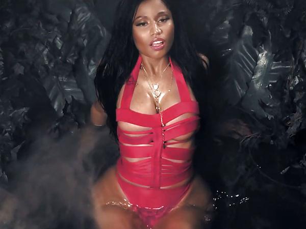 25P Nicki Minaj's 'Anaconda' Video