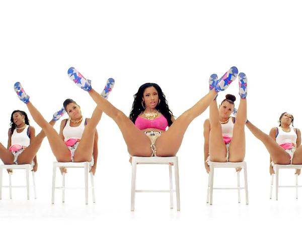 25P Nicki Minaj's 'Anaconda' Video