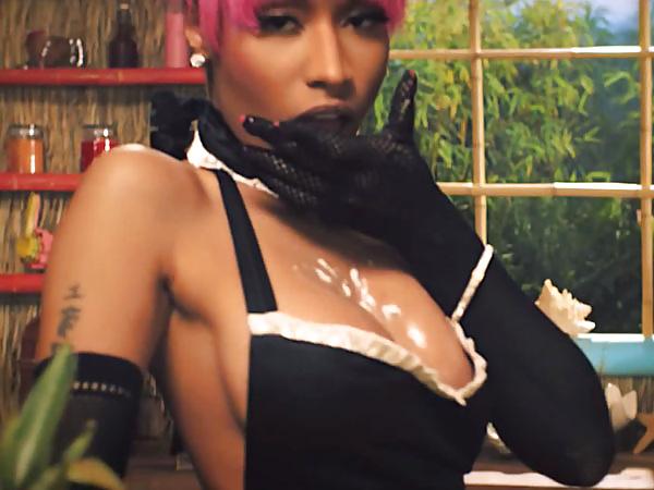 25P Nicki Minaj's 'Anaconda' Video