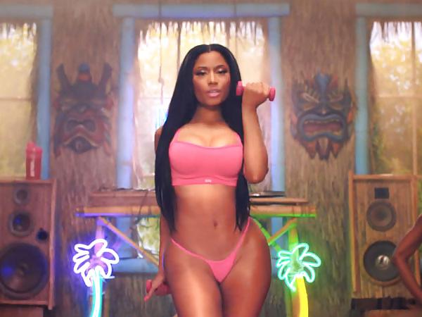 25P Nicki Minaj's 'Anaconda' Video