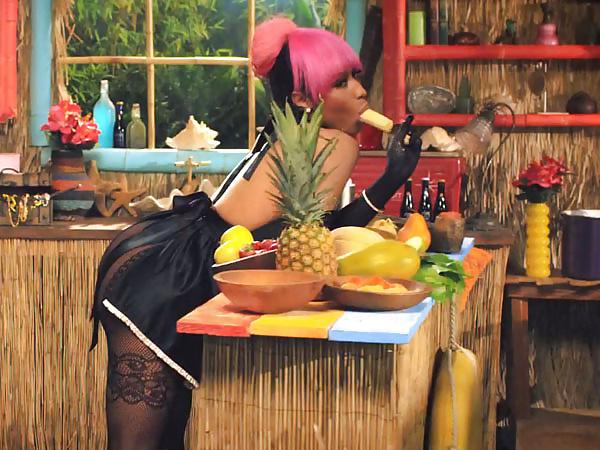 25P Nicki Minaj's 'Anaconda' Video