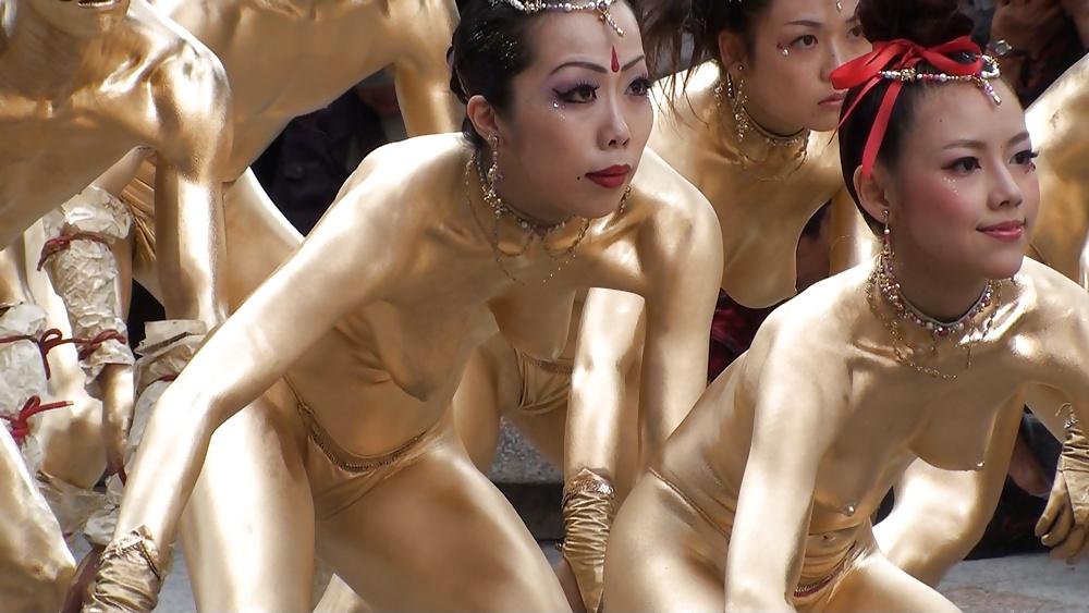 25P Chinese girls- Gold paint- Hot Public Tits and Ass