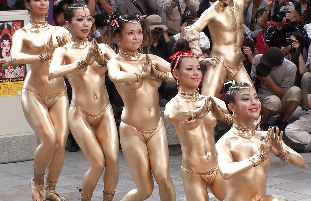 25P Chinese girls- Gold paint- Hot Public Tits and Ass