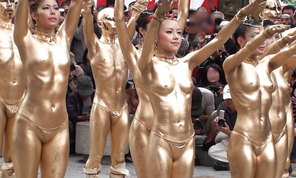 25P Chinese girls- Gold paint- Hot Public Tits and Ass