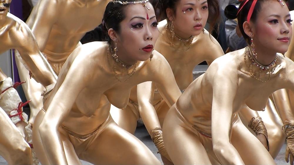 25P Chinese girls- Gold paint- Hot Public Tits and Ass