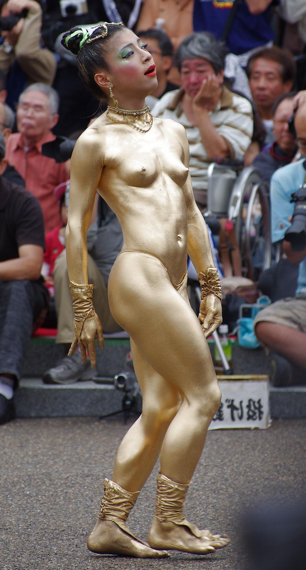 25P Chinese girls- Gold paint- Hot Public Tits and Ass