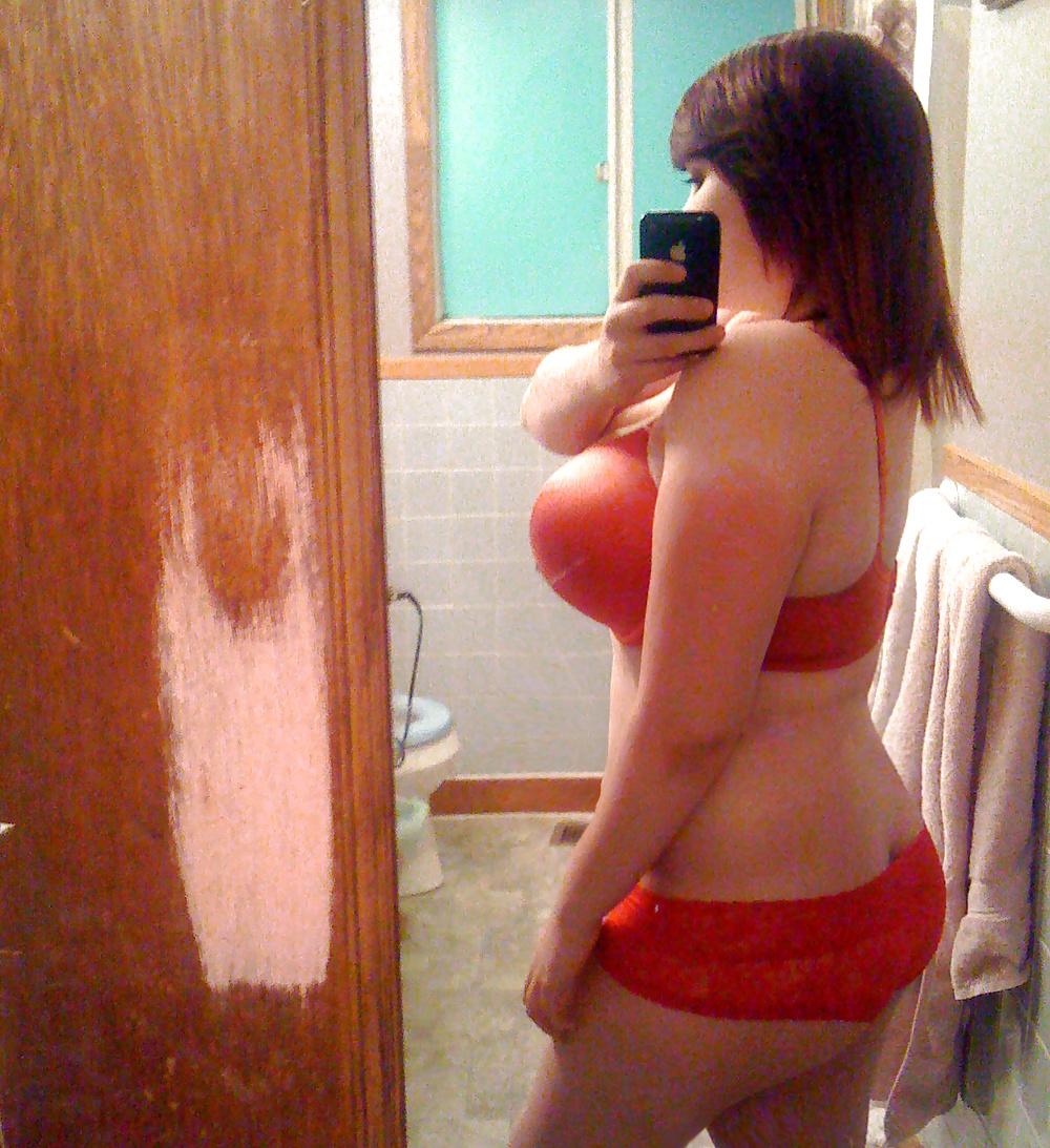 25P Curvy Cutie Redhead :)