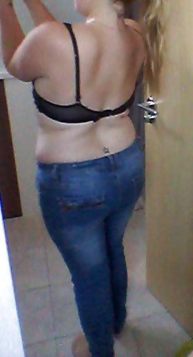 25P Private Pics to her Bull