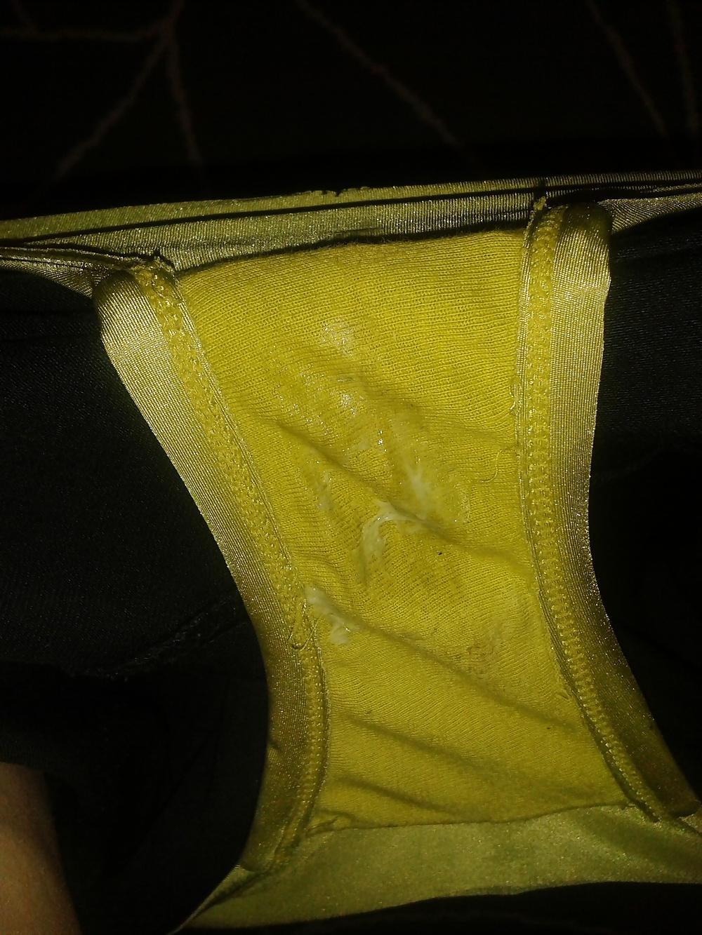 25P Private Pics to her Bull