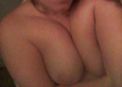 25P Private Pics to her Bull